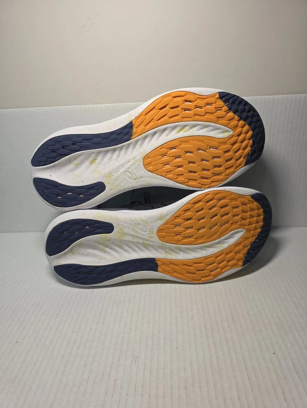 Asics Gel-Nimbus 26 Running Shoes Sneakers Mens Size 12 Sheet Rock Orange